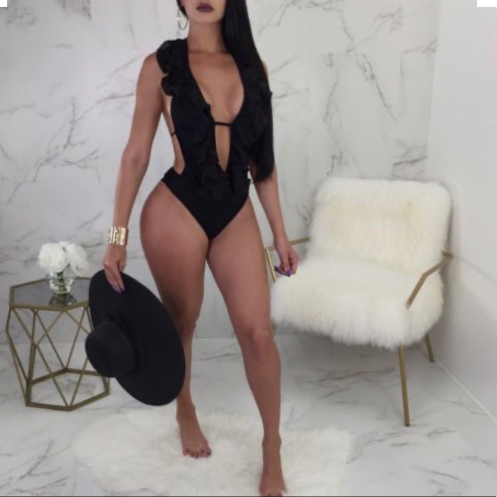 Diva Boutique Wendy Black Ruffle Swimsuit